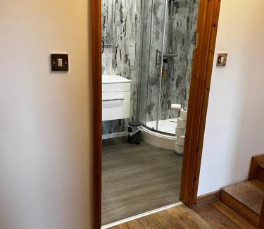 Cross Hands Bed & Breakfast | Beudy Bach