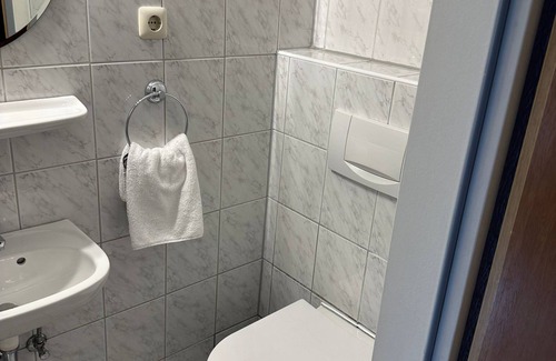 Rath House | BFF Airport Messe dormitory/double room Short distances to the airport, PSD Dome and trade fair.