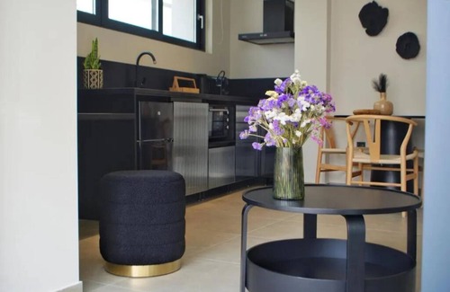 Volos City Centre Apartment | BH010 - C - Suite Volos