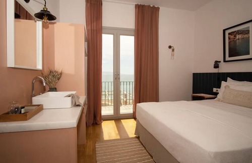 Logaras Apartment | BH967 - C- Suite Paros