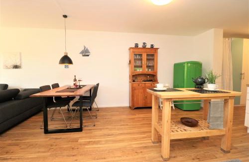 Ostseebad Dierhagen Apartment | Bickbeeren Schweiz Villa Amalia, "Dicker Fisch"