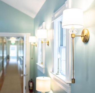 Plymouth Hotel | Biddle Point Inn