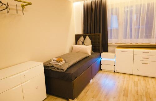 Krefeld Apartment | Big Apartment in Krefeld City, Große Ferienwohnung in Krefeld Zentrum