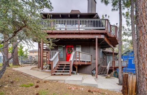 Upper Moonridge House | Big Bear Cabin with Hot Tub Less Than 3 Mi to Skiing!