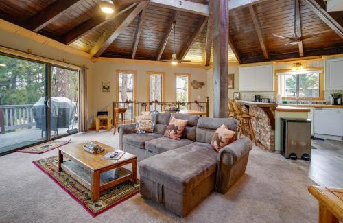Upper Moonridge House | Big Bear Cabin with Hot Tub Less Than 3 Mi to Skiing!