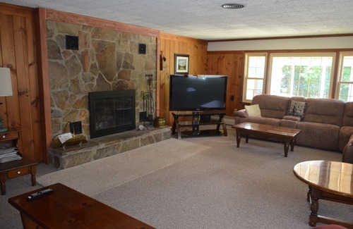 West Dover Bed & Breakfast | Big Bears Lodge