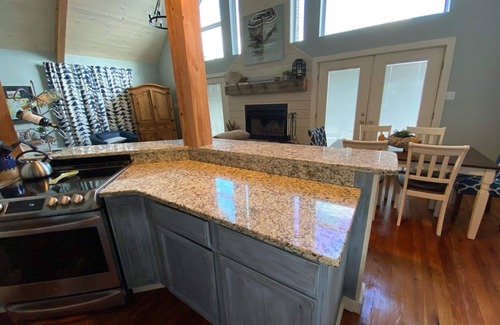 Jacksons' Gap House | Big Blue at Lake Martin! Family Lake Home, 2 masters, Bedswing, Firepit