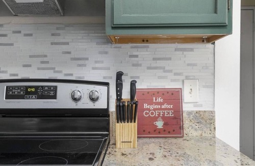 Glen Iris House | BiG Discounts at Charming Historic 4BR Home in the Heart of BHM