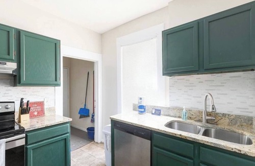 Glen Iris House | BiG Discounts at Charming Historic 4BR Home in the Heart of BHM