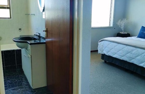 Trawal House | Big Family/Group Summer Vacation-Cape Town, South Africa