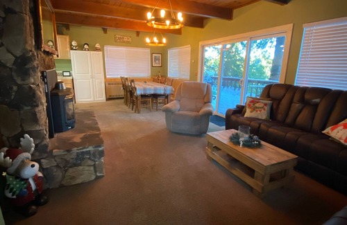 Cold Springs Cabin | Big Red Cabin 5 min drive to Pinecrest Dodge Ridge Starlink high speed internet