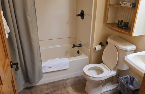 McGregor Hotel | Big Sandy Lodge and Resort