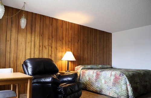 Roundup Hotel | Big Sky Motel