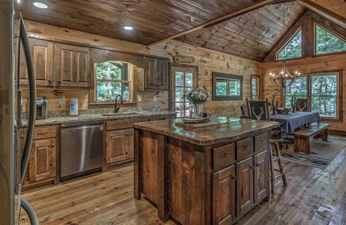 Ridgeline Vistas Cabin | Big View Overlook - Pet Friendly | Hot Tub | Mountain View | Pool Table | Ping Pong