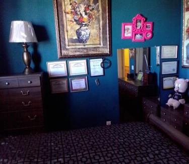 Reno House | Big YELLOW HOUSE On The Hill