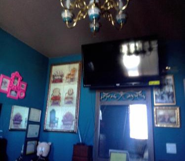 Reno House | Big YELLOW HOUSE On The Hill