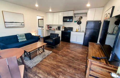 Mountainburg House | Bigfoot Hideout- Hotel amenities with a social vibe! Yowie room #4