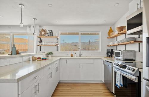 Indian Cove House | Bighorn Oasis with a Hot Tub