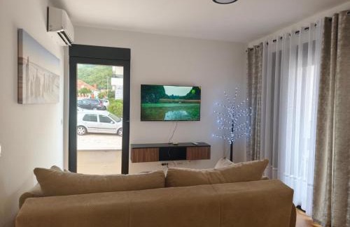 Herceg Novi Apartment | Bijela,dvosoban stan,sa dvoristem