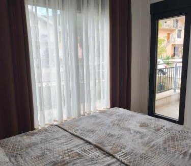 Herceg Novi Apartment | Bijela,dvosoban stan,sa dvoristem
