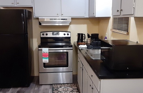 Rabun Gap Cabin | BILLY BEAR -3 BED 2 BATH wifi 3 roku tv,s dvd players sleeps 4