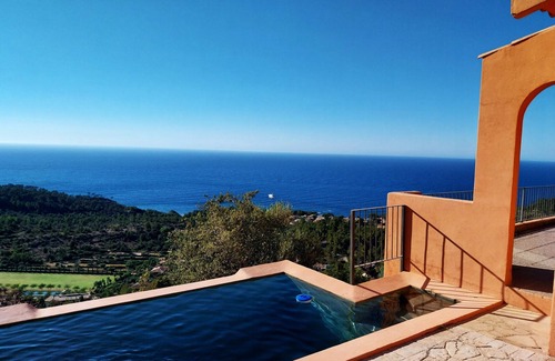 Banyalbufar Ski Chalet | Binimira, amazing villa & sea views!