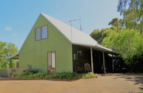 Binningup House | Binningup Beach Shack - NO WIFI at this property