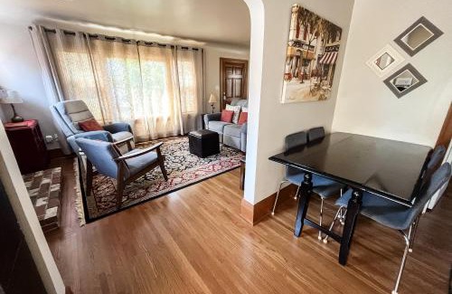 Seattle House | Birch Tree Cottage - 3 Bed 2 Bath Vacation home in Seattle