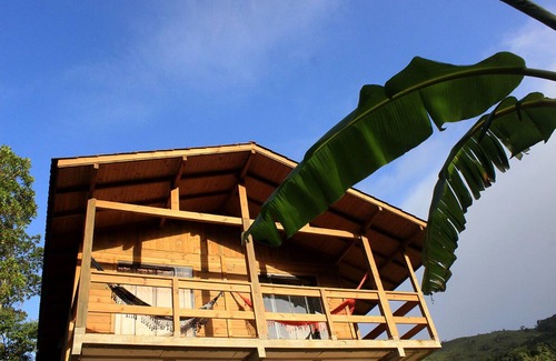 Paulo Lopes House | Bird's Rest - New house with 2 suites, living room, kitchen, balcony with a view.