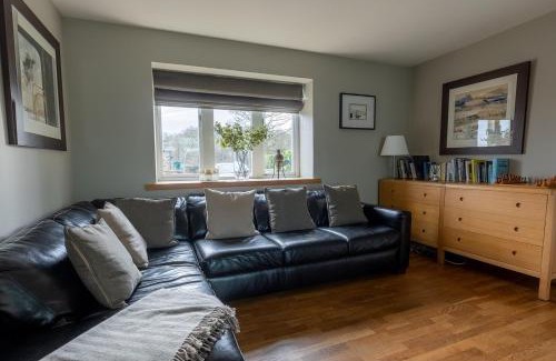 Birdsedge House | BIRDS EDGE COTTAGE - Luxury 2 Bedroom Cottage with Amazing Views, Near Holmfirth in Yorkshire