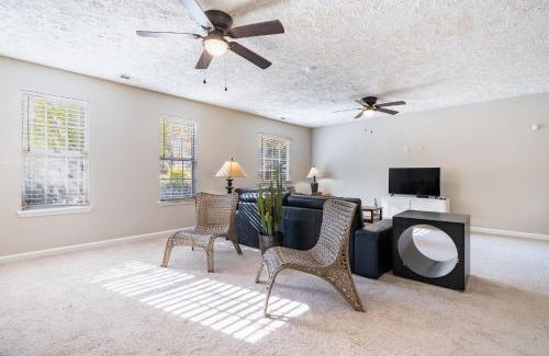 Southwest Raleigh House | Birdwatchers 3BR Escape Near Raleigh Trails & NCSU