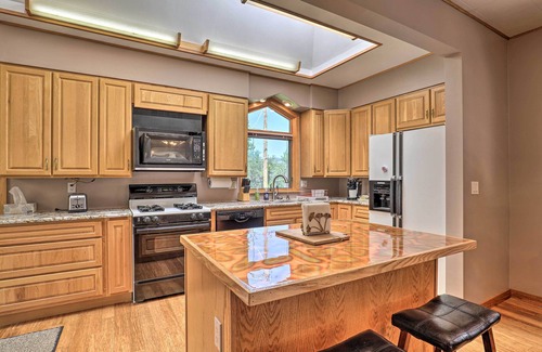 Bisbee House | Bisbee Home < 1/2 Mi to Park & Tennis Courts!