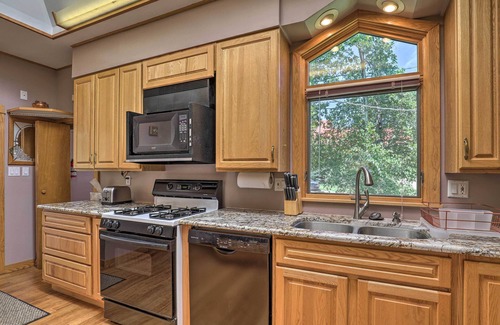 Bisbee House | Bisbee Home < 1/2 Mi to Park & Tennis Courts!