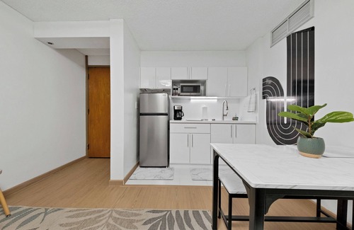 Downtown Honolulu Condo | Bishop Suites @ Executive Centre, Downtown Honolulu, Mountain View Suite #1612