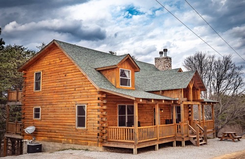 Rockbridge Cabin | Bison Lodge by The Inn & Spa at Cedar Falls
