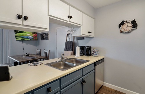Table Rock Condo | Black Bear Condo w/Golf View, next to Pools & Clubhouse, in Gated Community