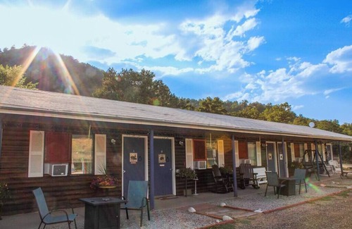 Howard House | Black Bear Lodge 7 Su