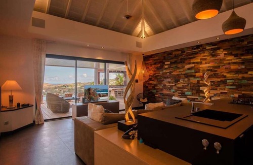 Grand Cul-de-Sac Villa | Black Pearl