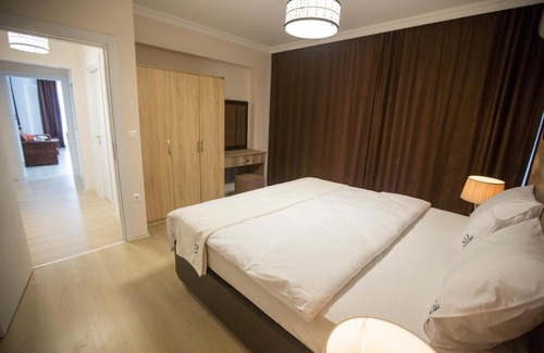 Arsin Apartment | Black Rose