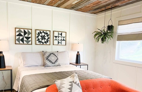 Newnata Cabin | Black Sheep Casita ~ With Firepit