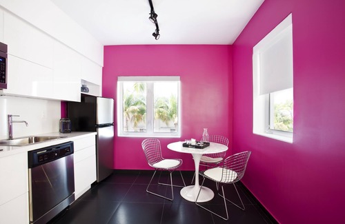 South of Fifth Apartment | Blanc Kara - Adults Only