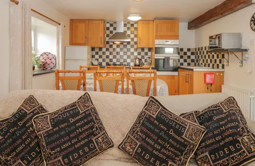 Seascale Cottage | BLENG BARN COTTAGE, pet friendly, with hot tub in Gosforth