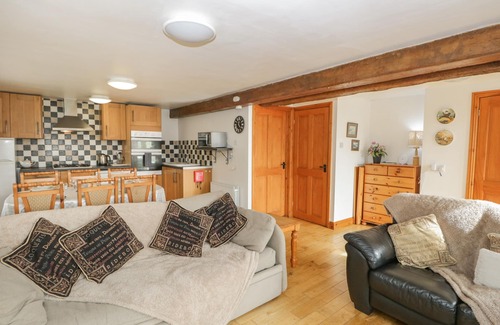 Seascale Cottage | BLENG BARN COTTAGE, pet friendly, with hot tub in Gosforth