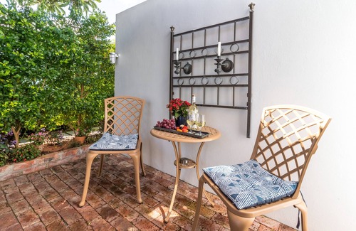 Franschhoek Cottage | Bleu Cobalt Cottage
