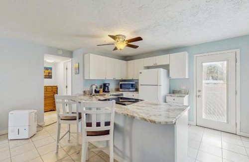 Englewood Hotel | Blissful Beach Retreat C