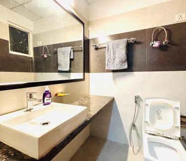 Greater Noida Bed & Breakfast | Blooming BNB