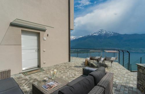 Aurogna Apartment | Blooms by the Lake by Rent All Como