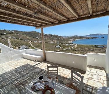 Houlakia Apartment | Blue and White Mykonos ap2