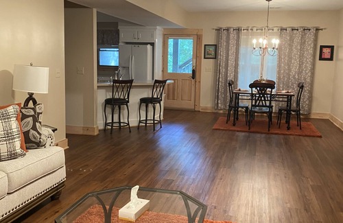 Camden Cabin | Blue Barn Lodge: Unit 1 Lodge of Tranquility