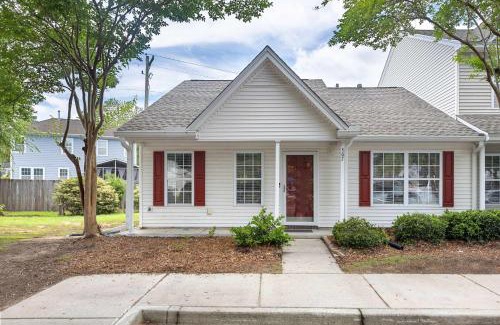 Charleston House | Blue Belle - Across from Pool near Credit One